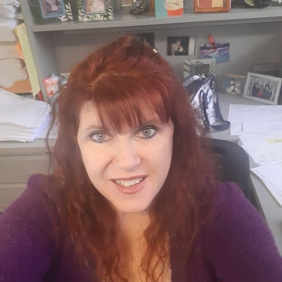 Meet your Posher, Lisa - Picture 1 of 1